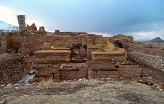Il tempio zoroastriano di Takht-e Soleiman